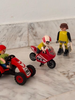 Lote Playmobil Carreras: Moto, Quad y Figuras