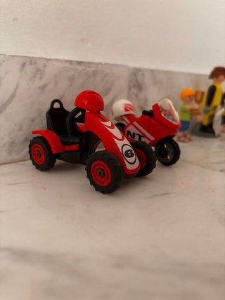 Lote Playmobil Carreras: Moto, Quad y Figuras
