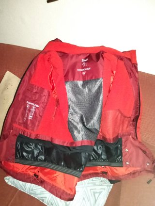 Chaqueta técnica de esquiar nueva