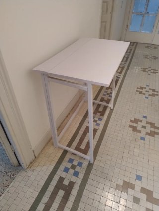 Mesa plegable blanca metal y madera