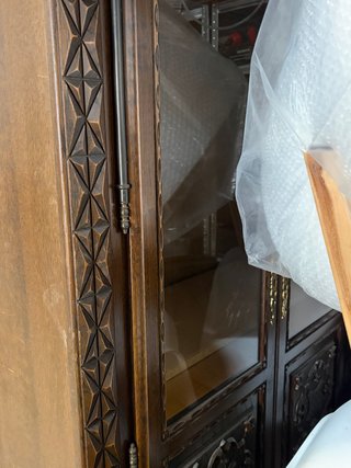 Vidriera antigua de madera tallada