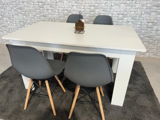 Mesa comedor blanca con 4 sillas grises