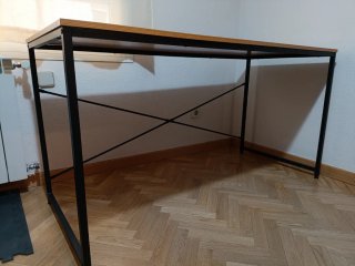 Mesa de escritorio madera y metal