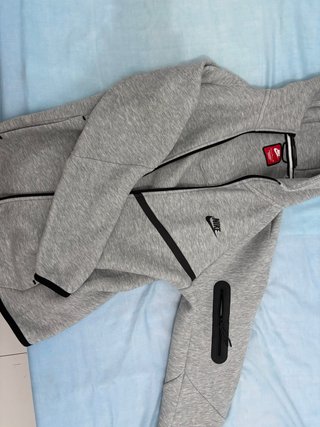 Sudadera Nike Tech Gris