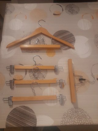 Lote 5 perchas madera con pinzas