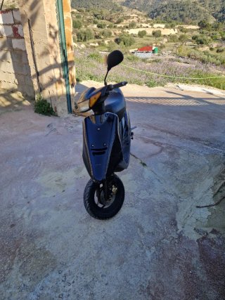 Yamaha Jog Scooter Negra