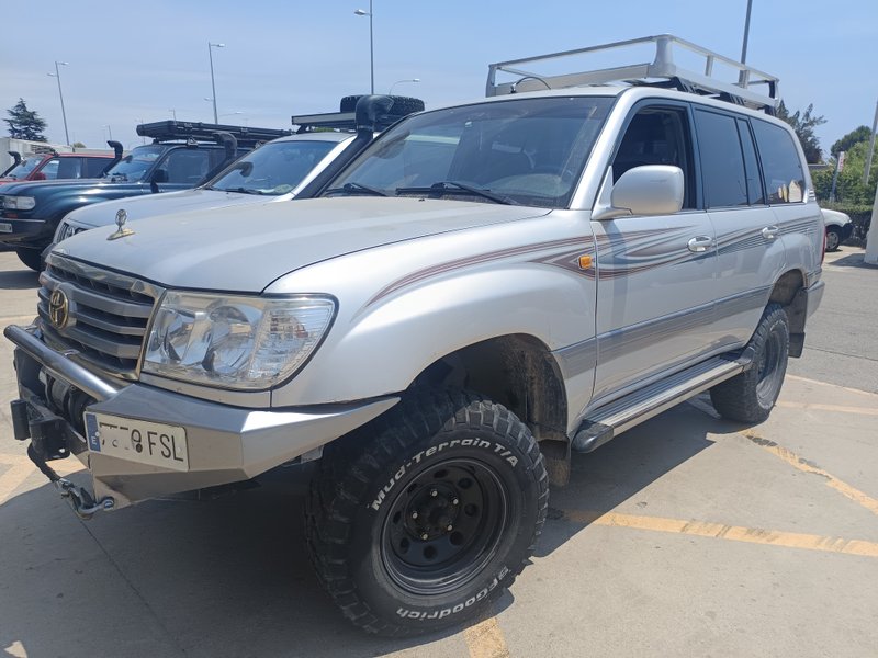 Toyota Land Cruiser 105 - foto 1