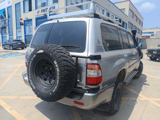 Toyota Land Cruiser 105