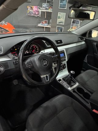 VOLKSWAGEN PASSAT 🟡 1.6 TDI 115cv NACIONAL MANUAL