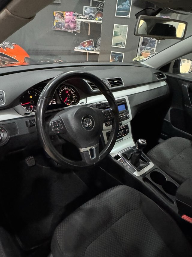 VOLKSWAGEN PASSAT 🟡 1.6 TDI 115cv NACIONAL MANUAL