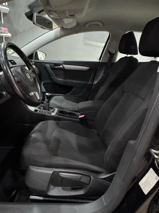 VOLKSWAGEN PASSAT 🟡 1.6 TDI 115cv NACIONAL MANUAL