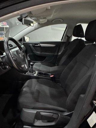 VOLKSWAGEN PASSAT 🟡 1.6 TDI 115cv NACIONAL MANUAL