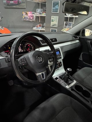 VOLKSWAGEN PASSAT 🟡 1.6 TDI 115cv NACIONAL MANUAL