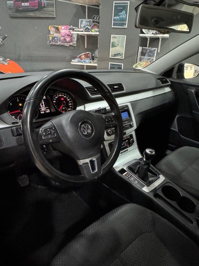 VOLKSWAGEN PASSAT 🟡 1.6 TDI 115cv NACIONAL MANUAL