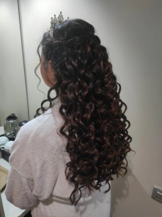 Peluquera & maquilladora a domicilio