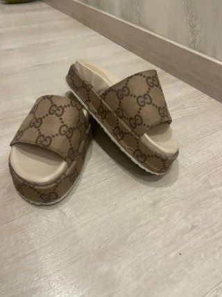 Sandalias Gucci Beige y Marrón