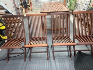 Conjunto de Teca Mesa y Sillas
