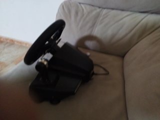 Volante Thrustmaster PS4