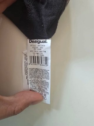 Camiseta Desigual flores y lunares