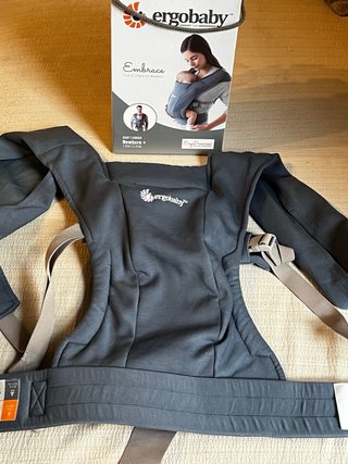 Mochila Ergobaby Embrace + Gandulita Jané