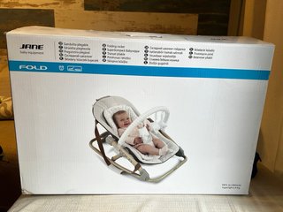 Mochila Ergobaby Embrace + Gandulita Jané
