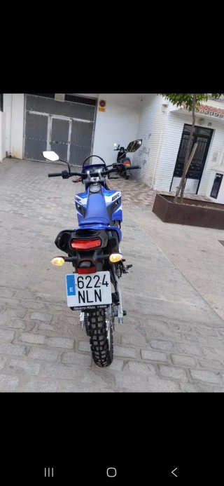 Yamaha Enduro Azul nueva din uso