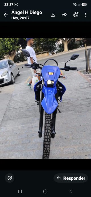 Yamaha Enduro Azul nueva din uso