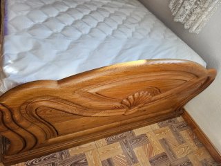 Cama 120x180 de madera maciza con cabecero
