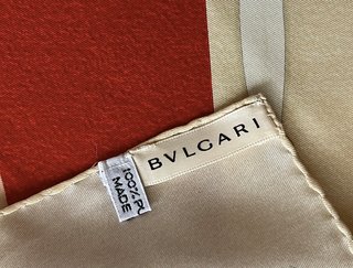 Pañuelo Bulgari de seda diseño David Pizzigoni