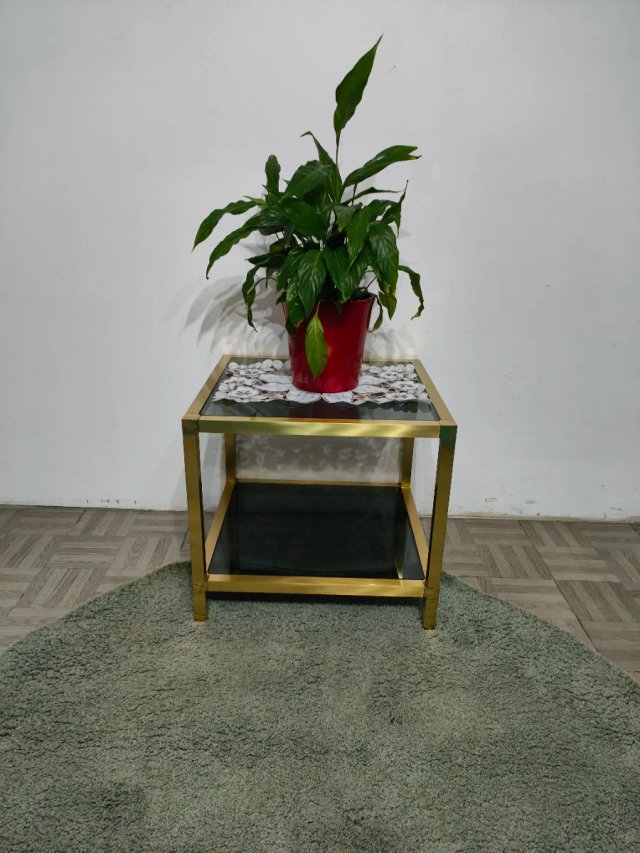 Mesa de Cristal y Metal