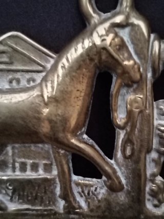Peine antiguo bronce caballo y herrero Vintage