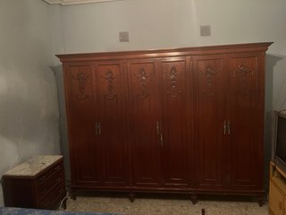 Dormitorio completo: mesitas, coqueta y armario
