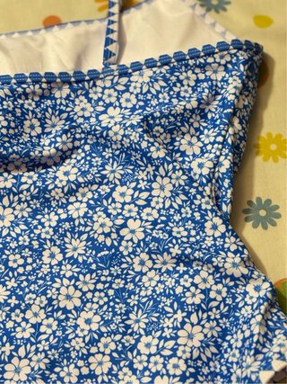 Bañador Shein floral azul y blanco
