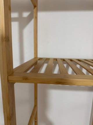Estantería de madera