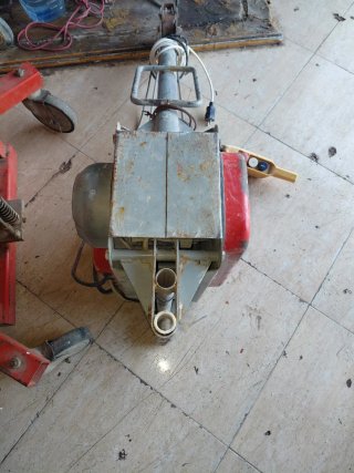 Montacargas eléctrico industrial