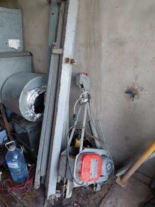 Montacargas eléctrico industrial