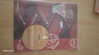 Libro de matemáticas A en perfecto estado