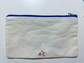 Pochette arcobaleno ricamata a mano Nuova