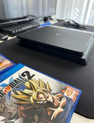 PS4 (PlayStation 4) Negra + Mando Negro