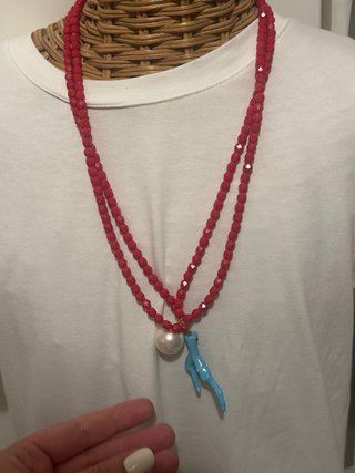 Collana cristalli rossi con corallo blu
