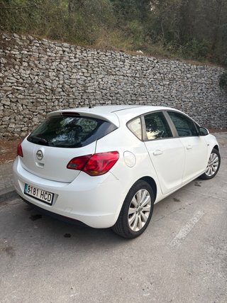Opel Astra J