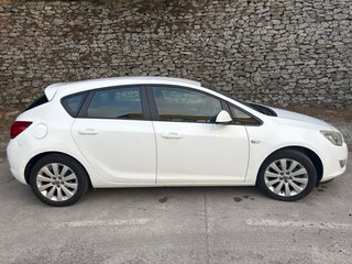 Opel Astra J