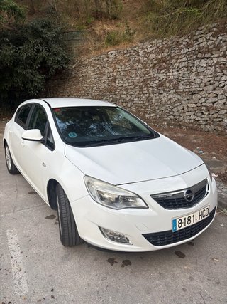 Opel Astra J