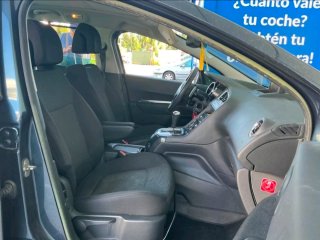 Peugeot 5008 2011