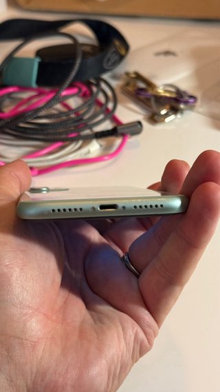 Vendo iPhone 11 128GB verde claro