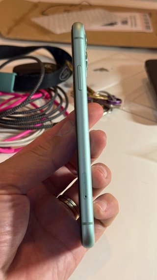 Vendo iPhone 11 128GB verde claro