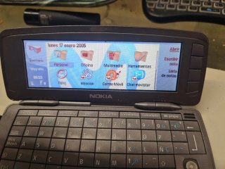 teléfono clásico Nokia 9300 Communicator