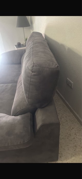 Sofá de tela gris