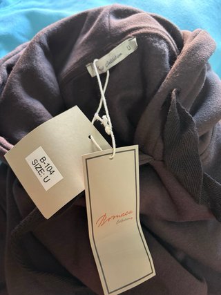 Sudadera con capucha marrón