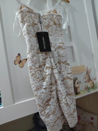 Vestido encaje blanco y beige